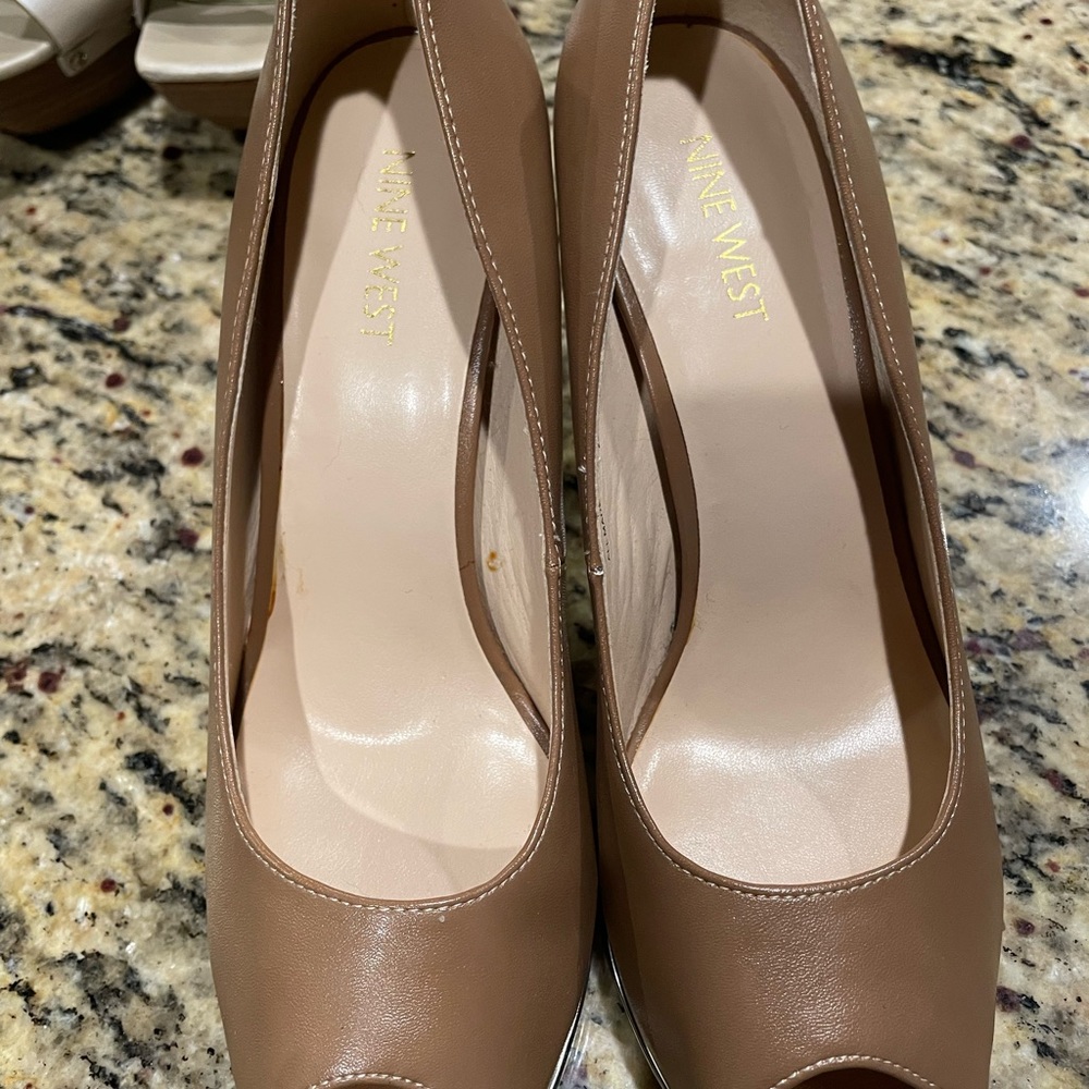 Shoes - Picture 4 of 4